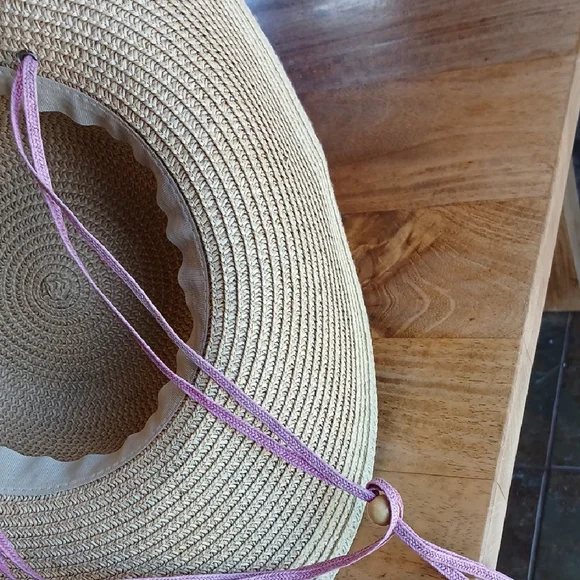 Elegant Tan Midwest Straw Sun Hat - Picture 8 of 10